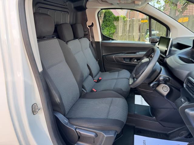 2020 Peugeot Partner 1000 1.5 Bluehdi 100 Professional Van (NV70HFC) Image 16