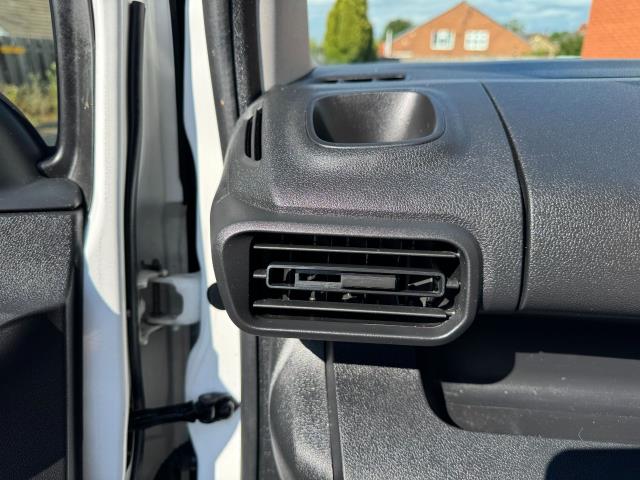 2020 Peugeot Partner 1000 1.5 Bluehdi 100 Professional Van (NV70HFC) Image 37