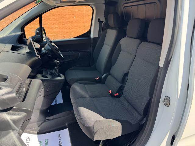 2020 Peugeot Partner 1000 1.5 Bluehdi 100 Professional Van (NV70HFC) Image 31