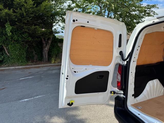 2020 Peugeot Partner 1000 1.5 Bluehdi 100 Professional Van (NV70HFC) Image 49