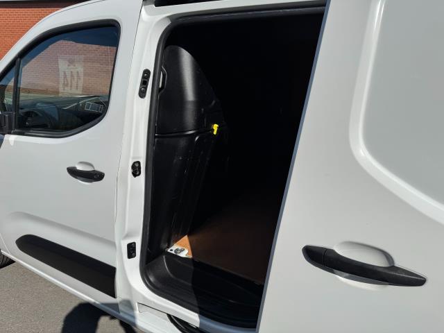 2020 Peugeot Partner 1000 1.5 Bluehdi 100 Professional Van (NV70HFC) Image 39
