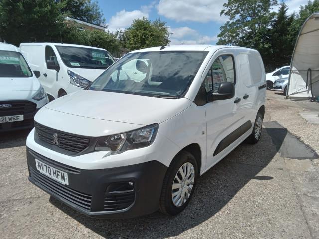 2020 Peugeot Partner 1000 1.5 Bluehdi 100 Professional Van (NV70HFM) Image 4