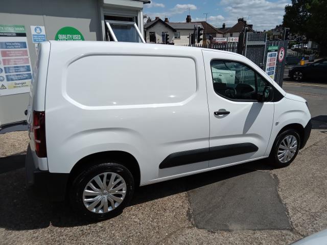 2020 Peugeot Partner 1000 1.5 Bluehdi 100 Professional Van (NV70HFM) Image 8