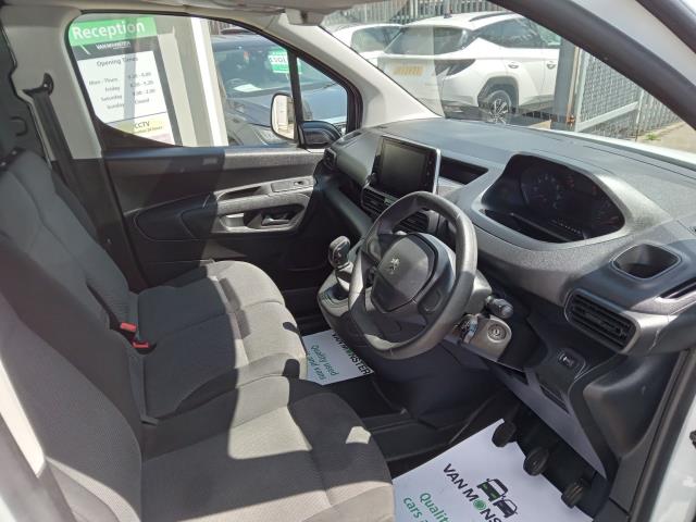 2020 Peugeot Partner 1000 1.5 Bluehdi 100 Professional Van (NV70HFM) Image 20