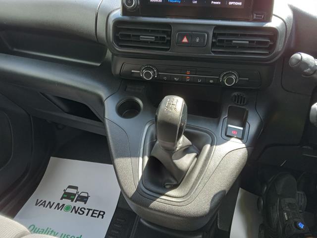 2020 Peugeot Partner 1000 1.5 Bluehdi 100 Professional Van (NV70HFM) Image 28