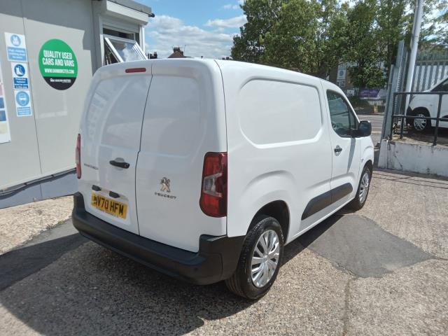 2020 Peugeot Partner 1000 1.5 Bluehdi 100 Professional Van (NV70HFM) Image 12