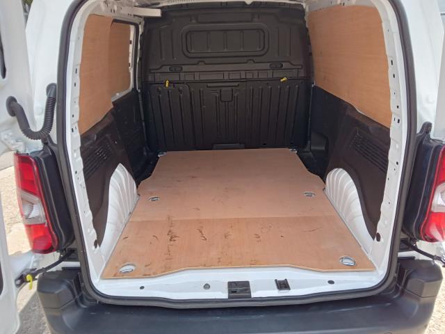 2020 Peugeot Partner 1000 1.5 Bluehdi 100 Professional Van (NV70HFM) Image 14