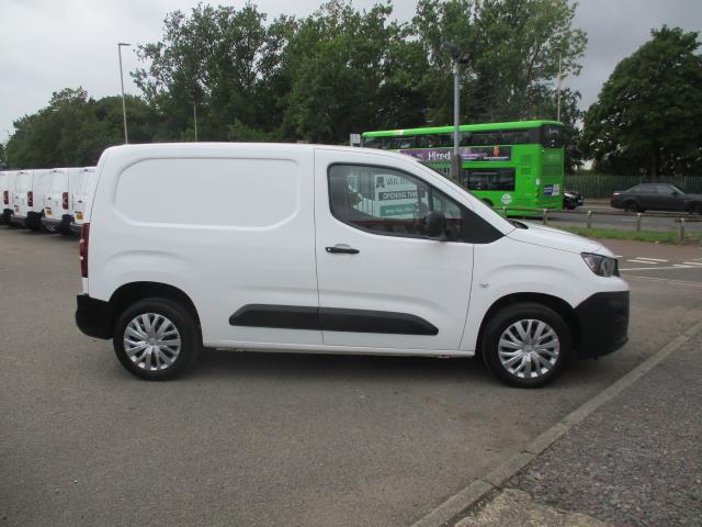 2020 Peugeot Partner STANDARD 1000 1.5 BLUE HDI 100PS PROFESSIONAL (NV70HFN) Image 3