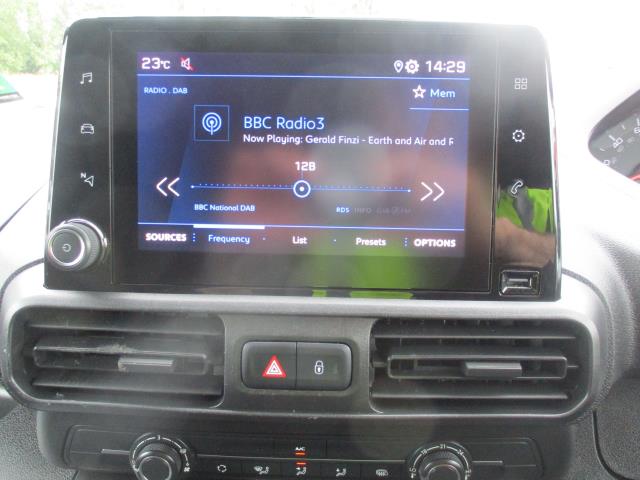 2020 Peugeot Partner STANDARD 1000 1.5 BLUE HDI 100PS PROFESSIONAL (NV70HFN) Image 19
