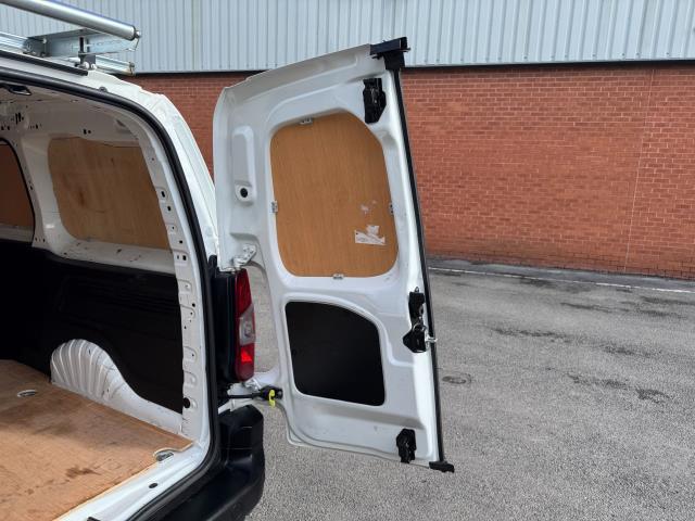 2020 Peugeot Partner 950 1.5 Bluehdi 100 Professional LONG Van (NV70JLU) Image 55