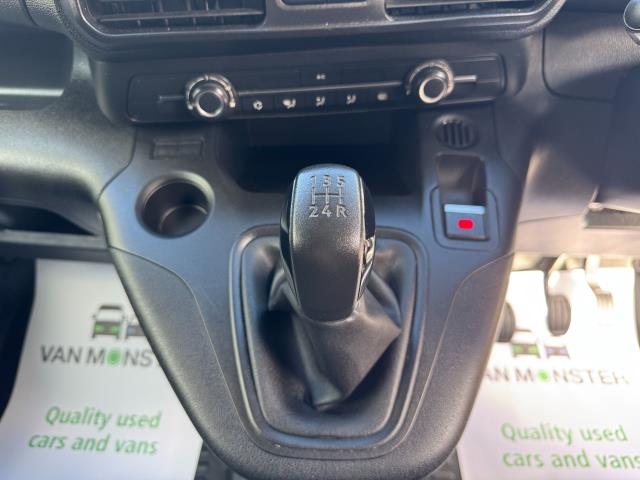 2020 Peugeot Partner 950 1.5 Bluehdi 100 Professional LONG Van (NV70JLU) Image 25