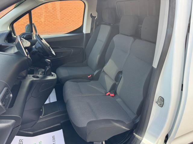2020 Peugeot Partner 950 1.5 Bluehdi 100 Professional LONG Van (NV70JLU) Image 30