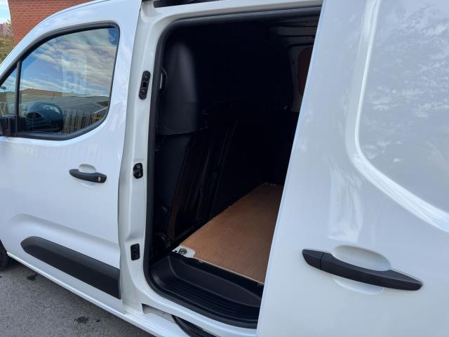 2020 Peugeot Partner 950 1.5 Bluehdi 100 Professional LONG Van (NV70JLU) Image 38