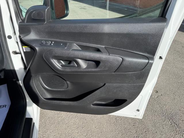 2020 Peugeot Partner 950 1.5 Bluehdi 100 Professional LONG Van (NV70JLU) Image 17