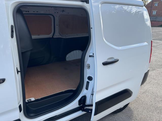 2020 Peugeot Partner 950 1.5 Bluehdi 100 Professional LONG Van (NV70JLU) Image 39