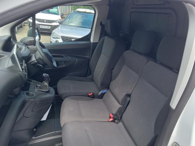 2021 Peugeot Partner 1000 1.5 Bluehdi 100 Professional Van (NV70KFN) Image 16
