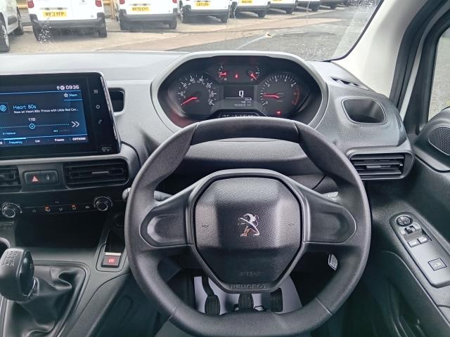 2020 Peugeot Partner 1000 1.5 Bluehdi 100 Professional Van (NV70KGA) Image 20