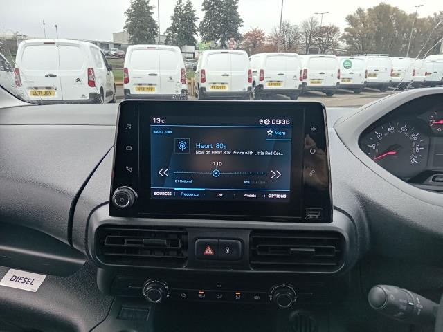 2020 Peugeot Partner 1000 1.5 Bluehdi 100 Professional Van (NV70KGA) Image 21