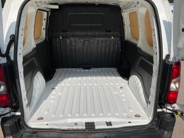 2021 Peugeot Partner 1000 1.5 Bluehdi 100 Professional Van (Limited to 70MPH) (NV70KGF) Image 13