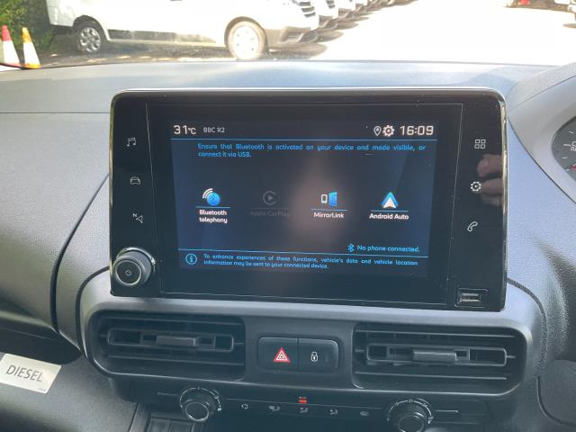 2021 Peugeot Partner 1000 1.5 Bluehdi 100 Professional Van (Limited to 70MPH) (NV70KGF) Image 22