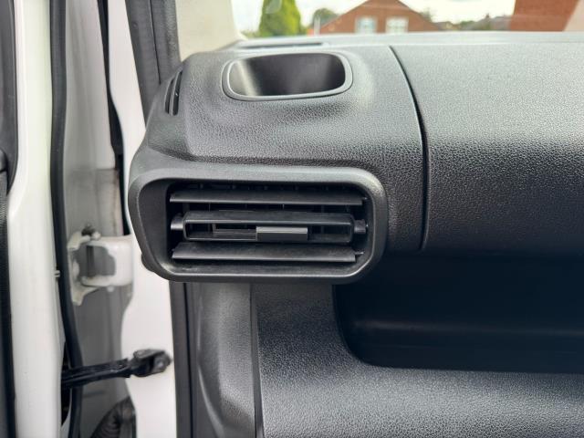 2021 Peugeot Partner 1000 1.5 Bluehdi 100 Professional Van (NV70KNA) Image 36