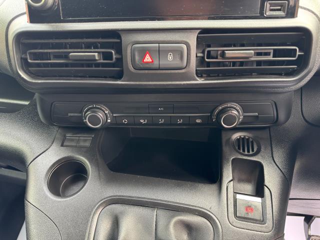 2021 Peugeot Partner 1000 1.5 Bluehdi 100 Professional Van (NV70KNA) Image 25