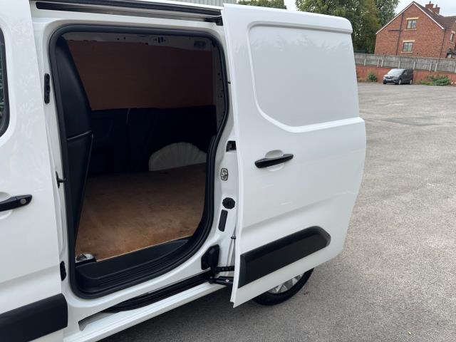 2021 Peugeot Partner 1000 1.5 Bluehdi 100 Professional Van (NV70KNA) Image 39