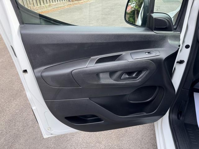 2021 Peugeot Partner 1000 1.5 Bluehdi 100 Professional Van (NV70KNA) Image 33