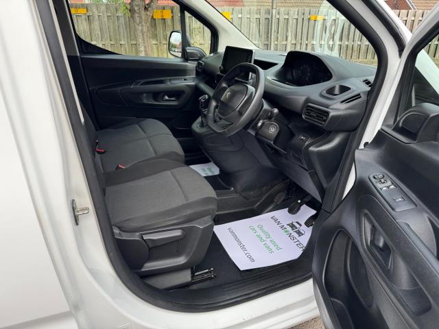2021 Peugeot Partner 1000 1.5 Bluehdi 100 Professional Van (NV70KNA) Image 13
