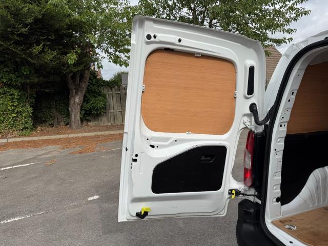 2021 Peugeot Partner 1000 1.5 Bluehdi 100 Professional Van (NV70KNA) Image 48