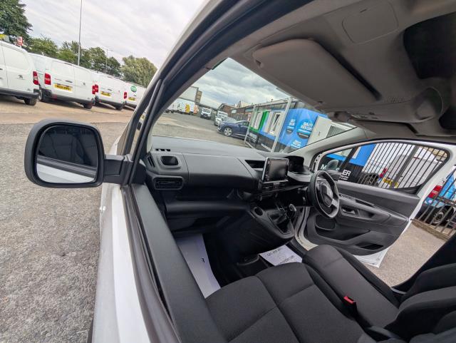 2021 Peugeot Partner 1000 1.5 Bluehdi 100 Professional Van (NV70KND) Image 23