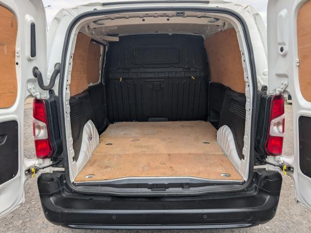 2021 Peugeot Partner 1000 1.5 Bluehdi 100 Professional Van (NV70KND) Image 17