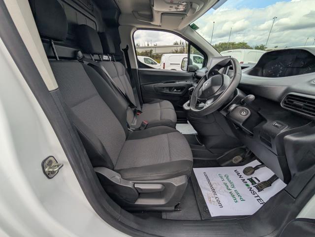 2021 Peugeot Partner 1000 1.5 Bluehdi 100 Professional Van (NV70KND) Image 11