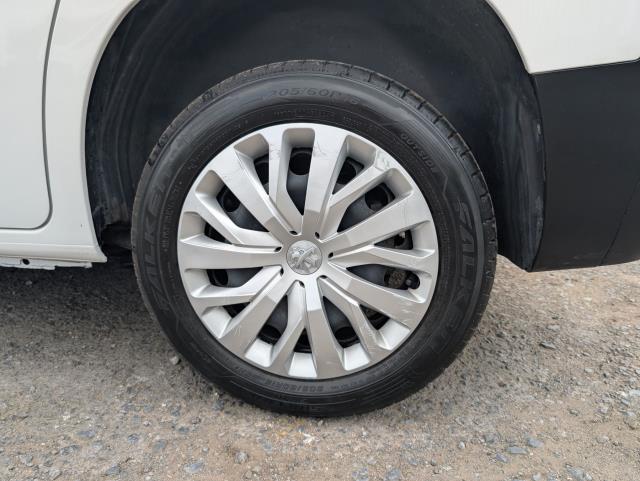 2021 Peugeot Partner 1000 1.5 Bluehdi 100 Professional Van (NV70KND) Image 30