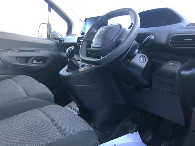 2021 Peugeot Partner 1000 1.5 Bluehdi 100 Professional Van (NV70KPX) Image 19