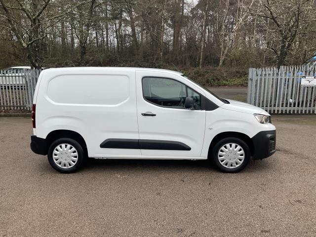 2020 Peugeot Partner 1000 1.5 Bluehdi 100 Professional Van (NV70KSJ) Image 15