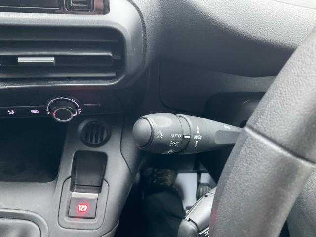2020 Peugeot Partner 1000 1.5 Bluehdi 100 Professional Van (NV70KSJ) Image 30