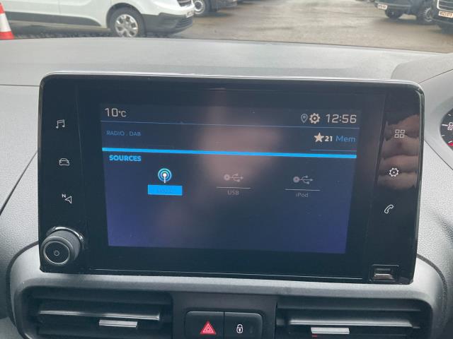 2020 Peugeot Partner 1000 1.5 Bluehdi 100 Professional Van (NV70KSJ) Image 20