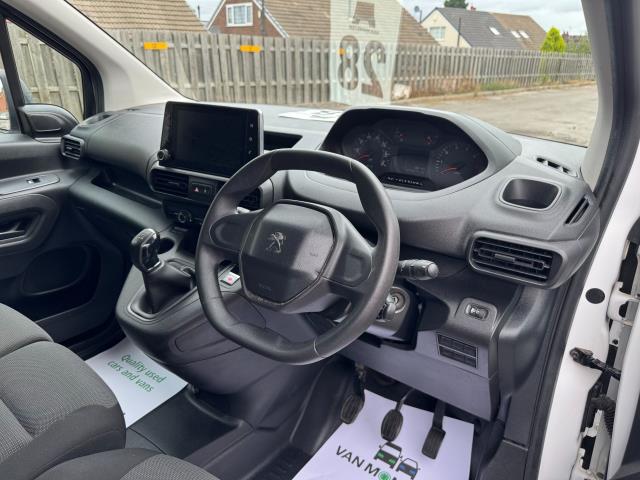 2020 Peugeot Partner 1000 1.5 Bluehdi 100 Professional Van (NV70KTK) Image 14