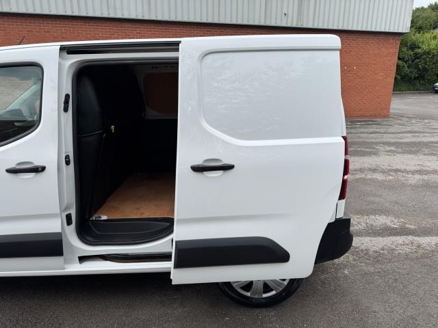2020 Peugeot Partner 1000 1.5 Bluehdi 100 Professional Van (NV70KTK) Image 41