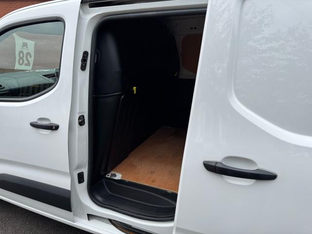 2020 Peugeot Partner 1000 1.5 Bluehdi 100 Professional Van (NV70KTK) Image 39