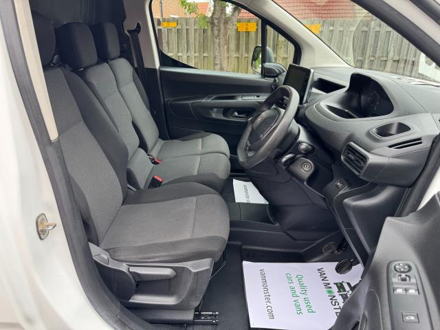 2020 Peugeot Partner 1000 1.5 Bluehdi 100 Professional Van (NV70KTK) Image 15