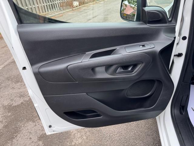 2020 Peugeot Partner 1000 1.5 Bluehdi 100 Professional Van (NV70KTK) Image 33