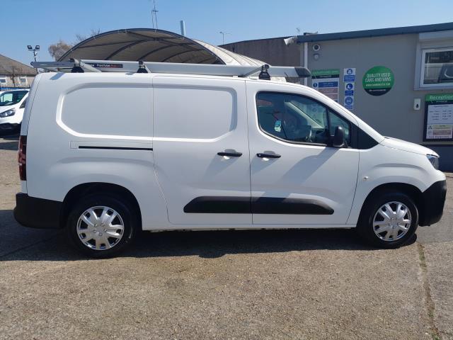 2021 Peugeot Partner 950 1.5 Bluehdi 100 Professional Van L2 (NV70LJX) Image 7