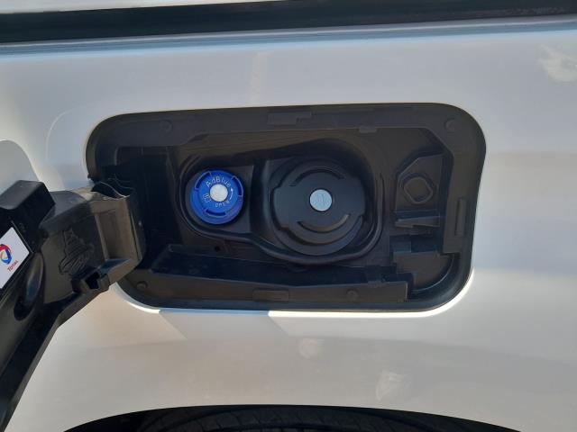 2021 Peugeot Partner 950 1.5 Bluehdi 100 Professional Van L2 (NV70LJX) Image 11
