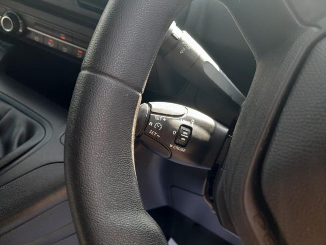 2021 Peugeot Partner 950 1.5 Bluehdi 100 Professional Van L2 (NV70LJX) Image 25