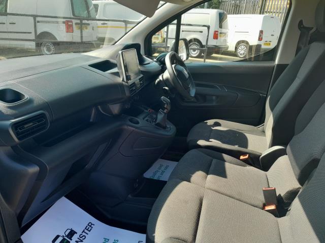 2021 Peugeot Partner 950 1.5 Bluehdi 100 Professional Van L2 (NV70LJX) Image 18