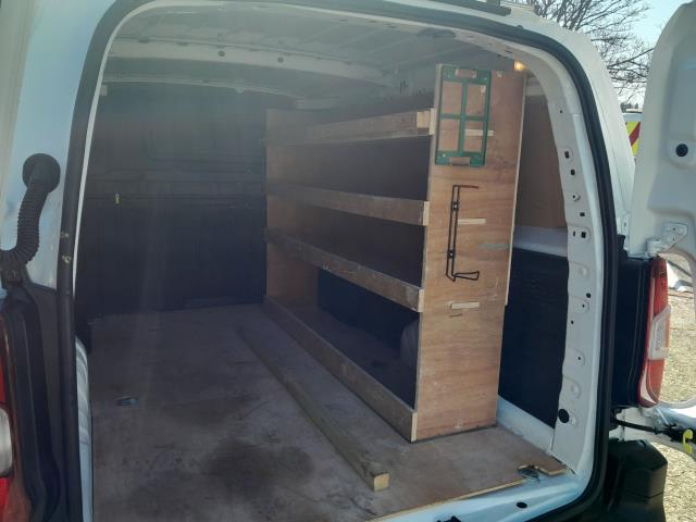 2021 Peugeot Partner 950 1.5 Bluehdi 100 Professional Van L2 (NV70LJX) Image 13