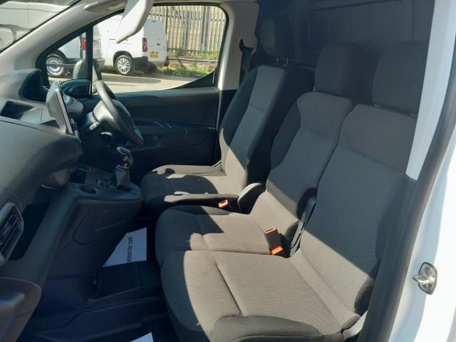 2021 Peugeot Partner 950 1.5 Bluehdi 100 Professional Van L2 (NV70LJX) Image 19