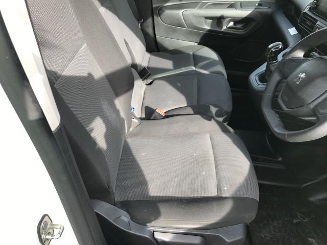 2021 Peugeot Partner L2 950 1.5BLUE HDI 100PS PROFESSIONAL EURO 6 (NV70LJY) Image 14